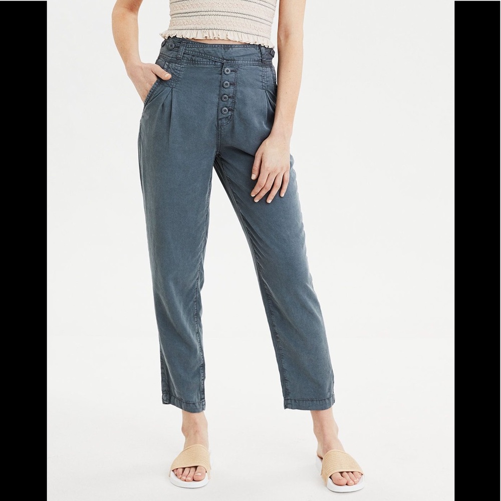 AE Super High-waisted Pleated Tapered Pant